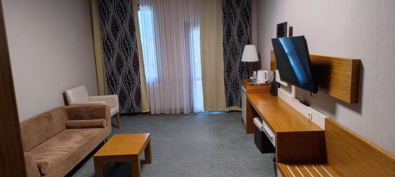 Grand Nur Plaza Hotel Aktau  Exterior photo